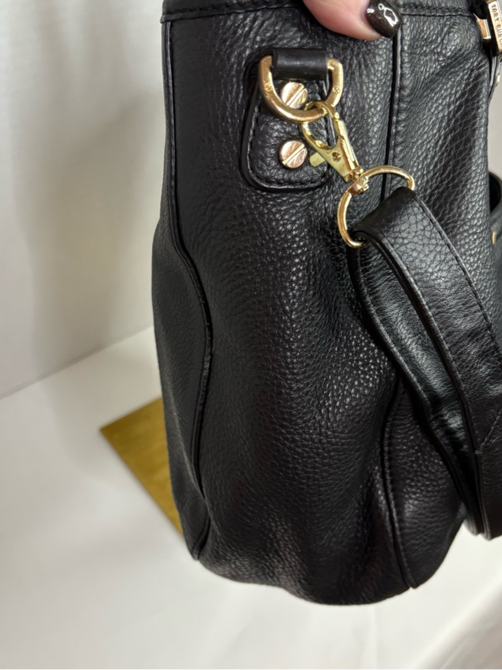SOLD!!!!Black Leather Shoulder Bag w: detachable strap with Gold Hardware - Picture 7 of 14